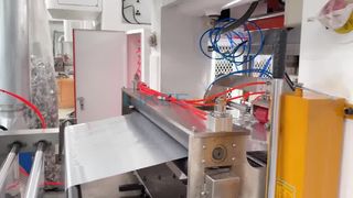 Birleşik Krallık Yumurtalı Tart Kalıp T80 Alüminyum Folyo Konteyner Üretim Hattında Çalıştırma Testi