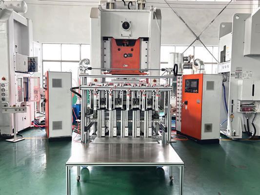 satın al Tek kullanımlık 5 boşluklu alüminyum folyo bardak yapma makinesi Simense Motor online manufacture