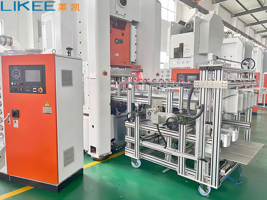 satın al 4 Yollu Tek Kullanımlık Alüminyum Folyo Tava Üretim Makinesi 12000 Adet/saat Üretim Kapasitesi online manufacture