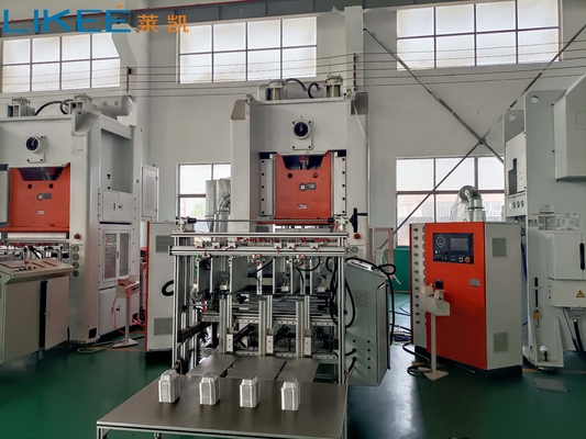 satın al Uygun Kalıp Değiştirme 12000 pcs / saat Alüminyum folyo Gıda Konteyner Yapma Makinesi online manufacture