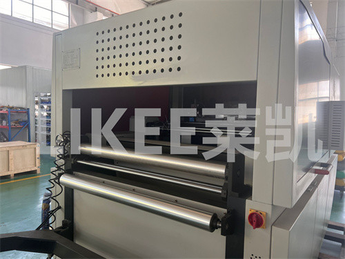 satın al Otomatik Alüminyum Folyo Kağıt Kalıp Kesme Makinesi LKD970*640 online manufacture