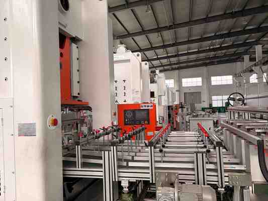 satın al LK-T80 Alüminyum folyo konteyner makinesi yüksek hassasiyetli çelik kullanarak 12000pcs / saat çıkış için 4 boşluklu tasarım Çevrimiçi üretim