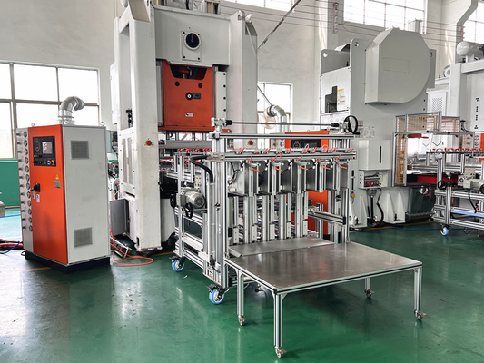 35 - 68 Vuruş/Dakika Otomatik Folyo Kap Konteyner Makinesi Özelleştirilebilir Kabartma İle