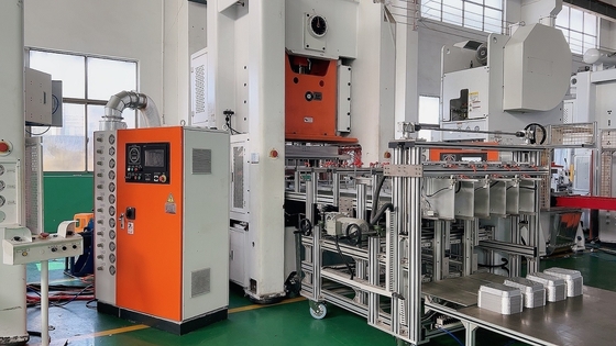 H Çerçeve Yapısı Çöp aspiratörü ile otomatik alüminyum folyo konteyner makinesi