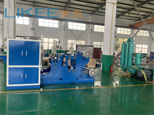 Otomatik kesme 3KW Alüminyum folyo yaprak çıkış makinesi ayarlanabilir hız