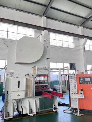 LK-T63 Gıda Kabı Alüminyum Folyo Zımbalama Makinesi Özelleştirilmiş Tasarım Tepsi Üretim Hattı