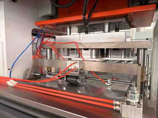 LK-T80 Dikdörtgen Alüminyum folyo konteyner kırışık duvar tek kullanımlık gıda konteyner makinesi