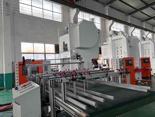 LK-T80 Otomatik Barbekü 250ml Alüminyum Folyo Gıda Kabı Yapma Makinesi